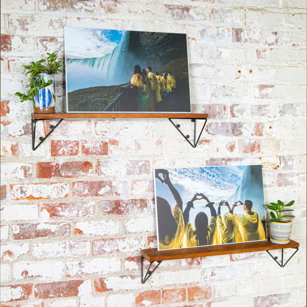 Plak Mount on Brick Wall